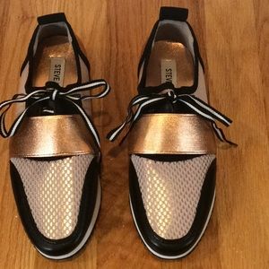 Stylish Kids Bronze / Black Steve Madden Sneakers